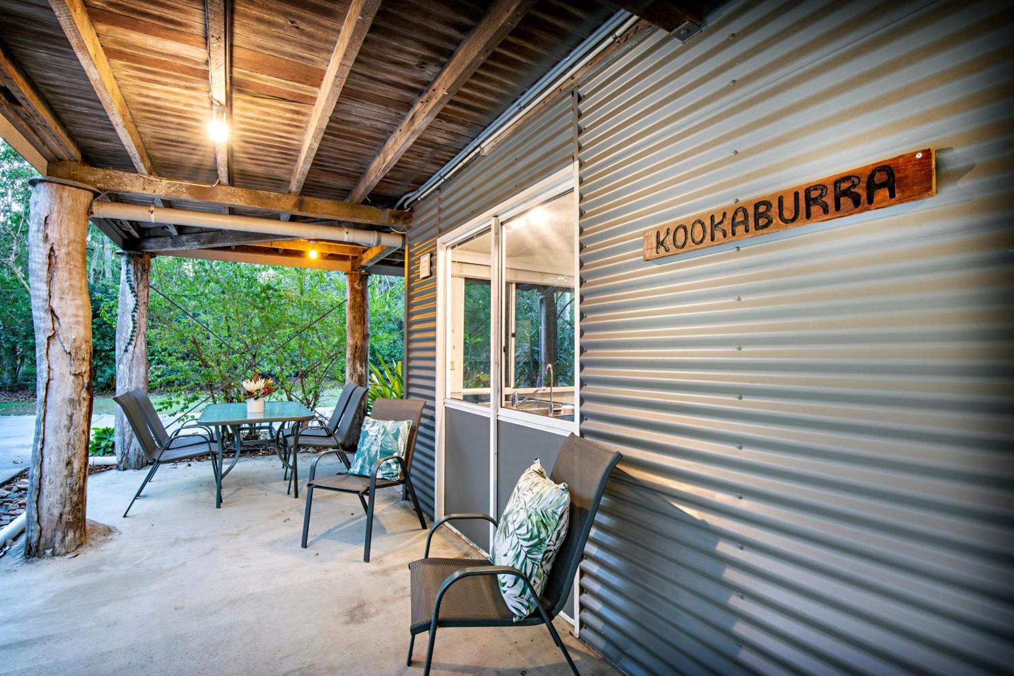 Airlie Beach Eco Cabins - Adults Only المظهر الخارجي الصورة