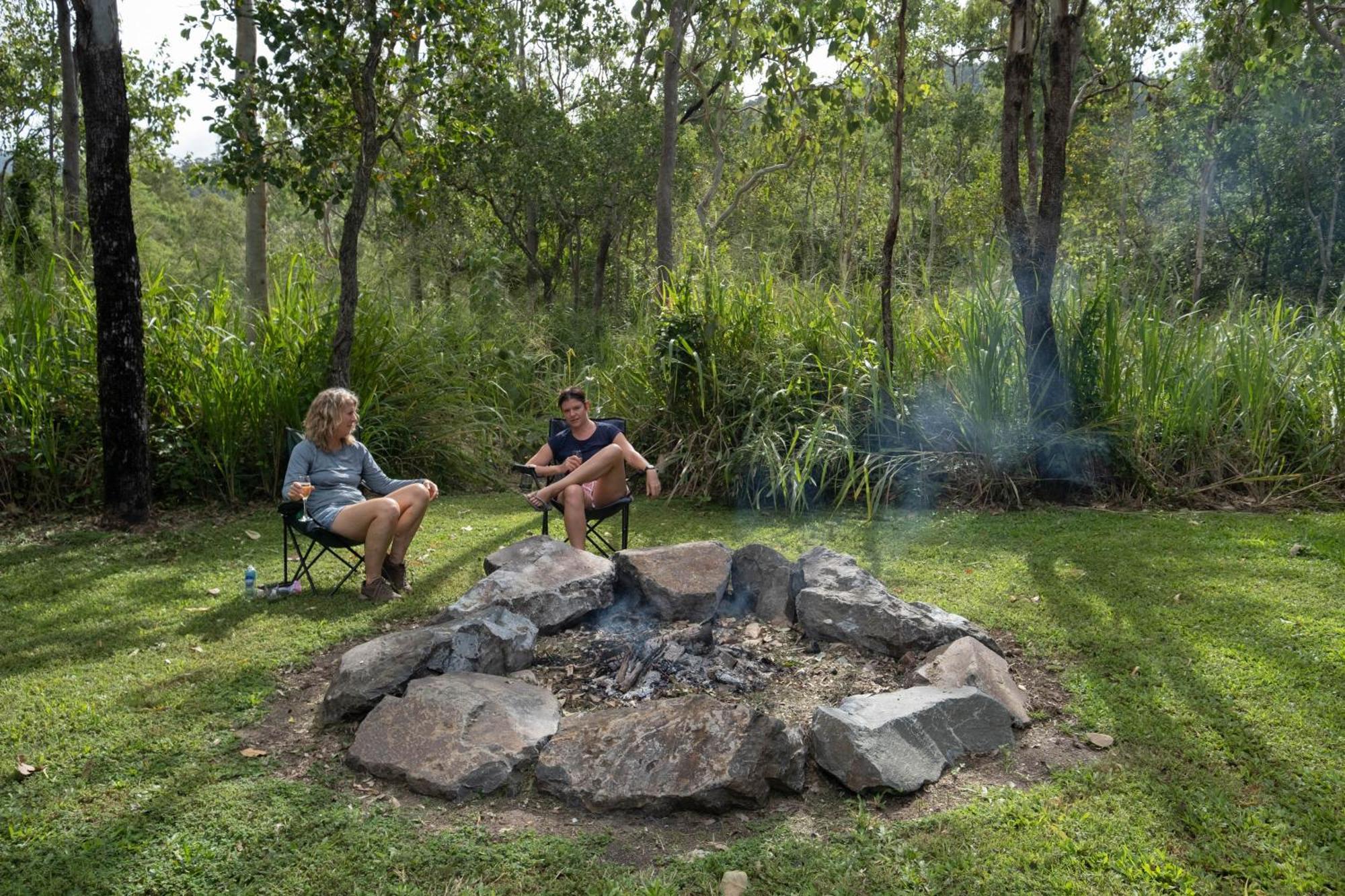 Airlie Beach Eco Cabins - Adults Only المظهر الخارجي الصورة