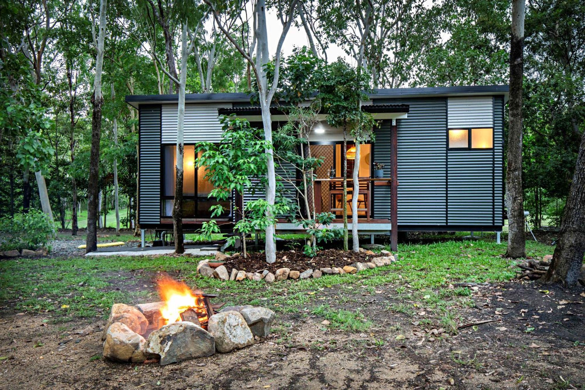 Airlie Beach Eco Cabins - Adults Only المظهر الخارجي الصورة